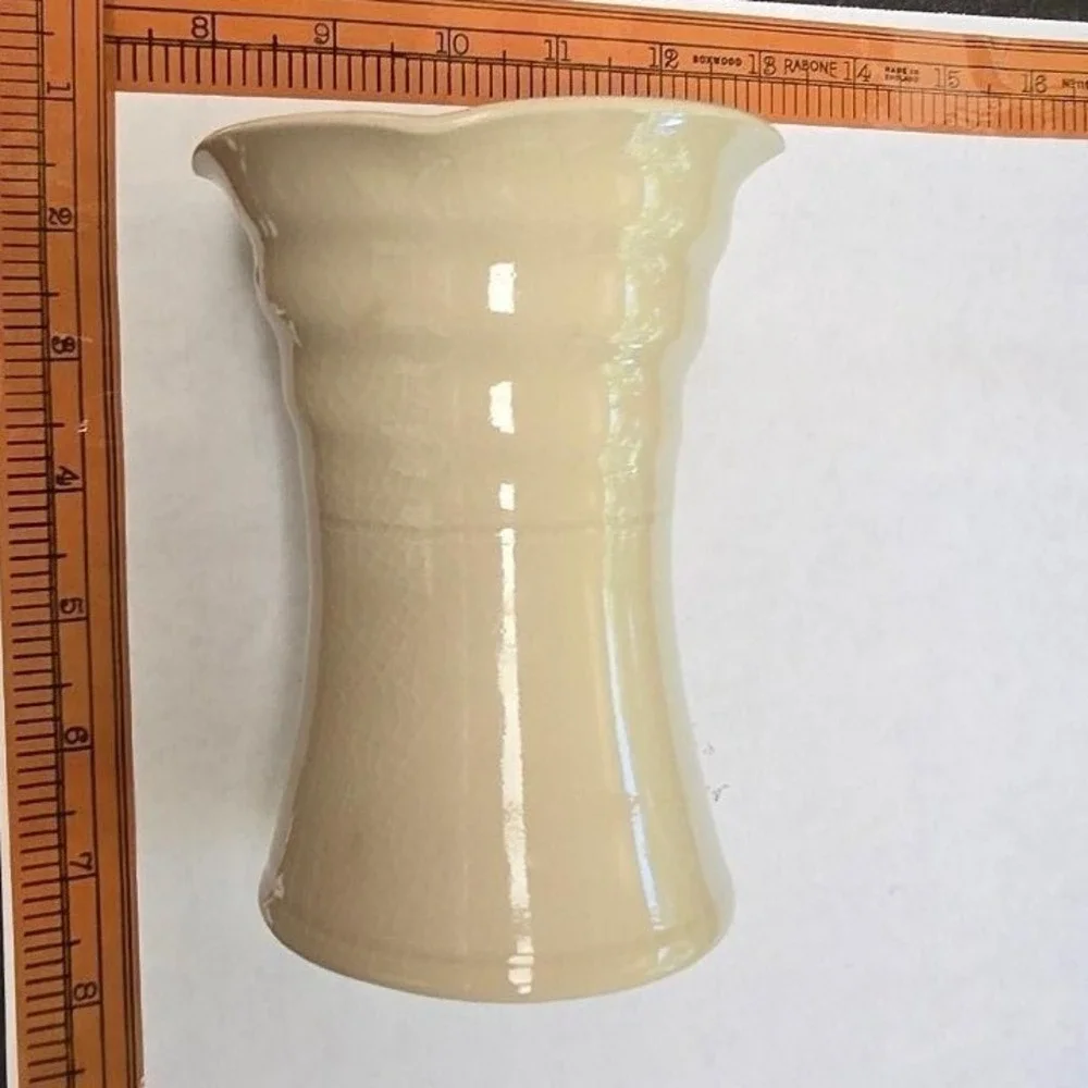 Vintage‎ Cream Studio Pottery Vase Ribbed Scalloped Rim Crackle Glaze 6 Inch